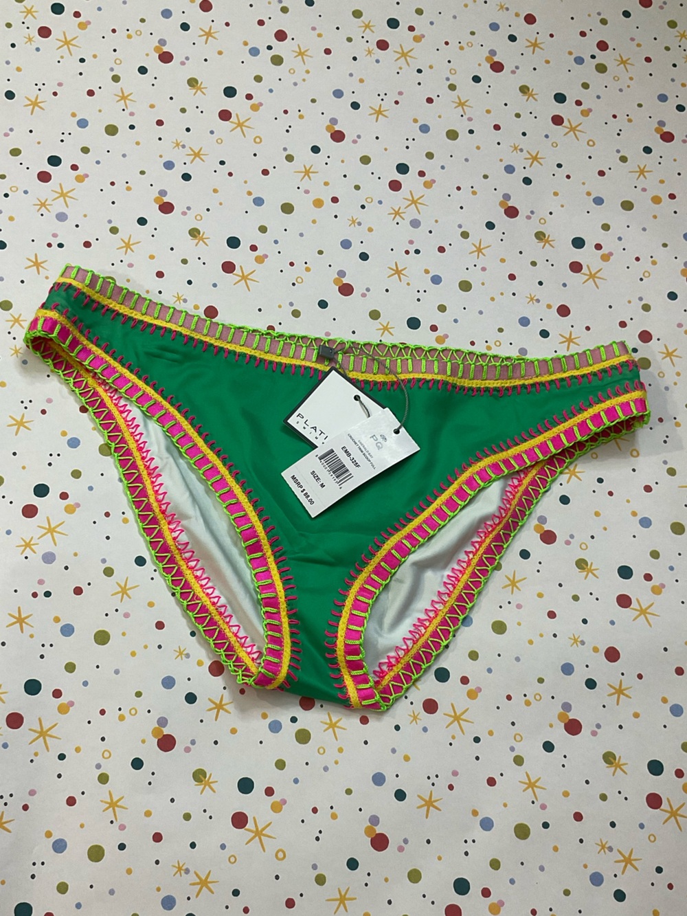 NWT PLATINUM EMERALD GREEN CROCHET TRIM SCOOP BOTTOM SIZE MEDIUM
